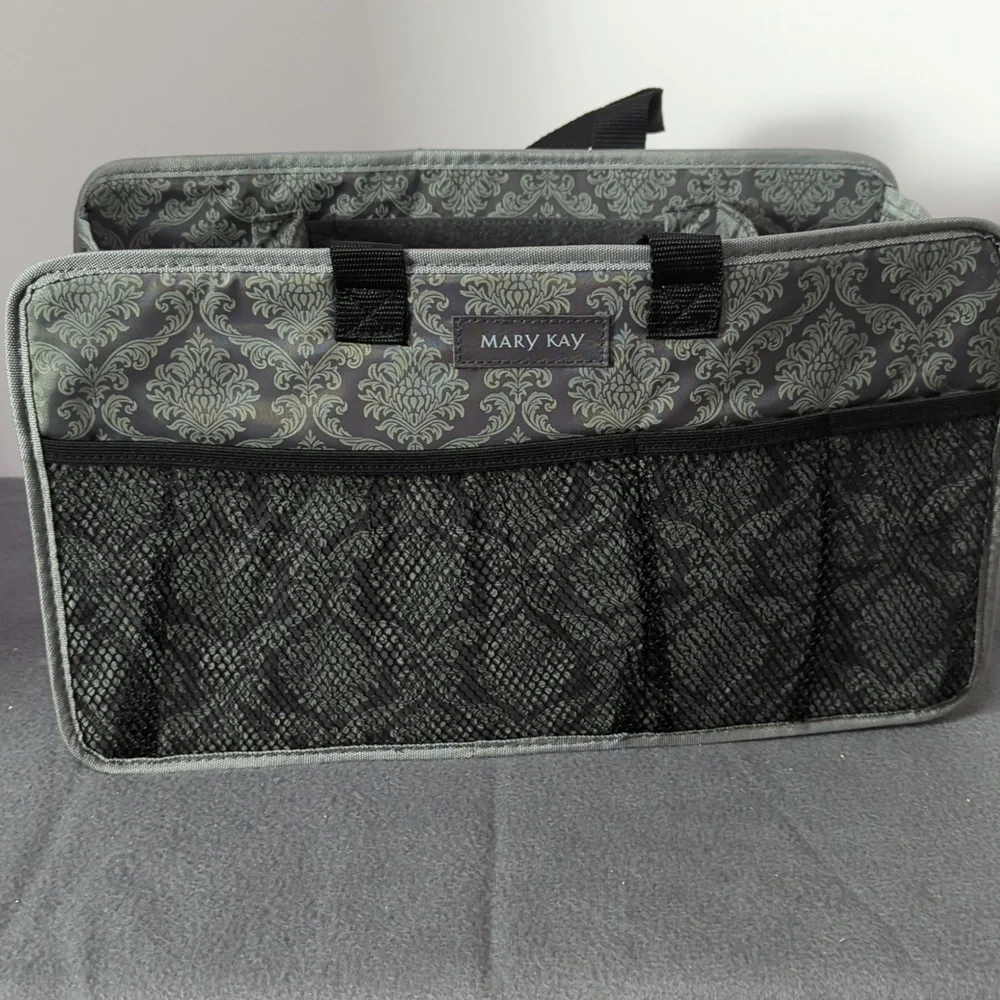 Mary Kay Black and Cream Makeup Consultant Bag NWOT